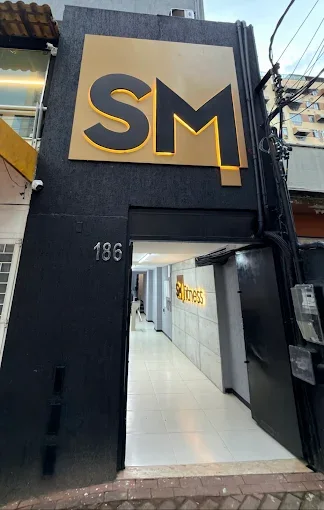 Entrada da SM Fitness João Brasil, no Fonseca